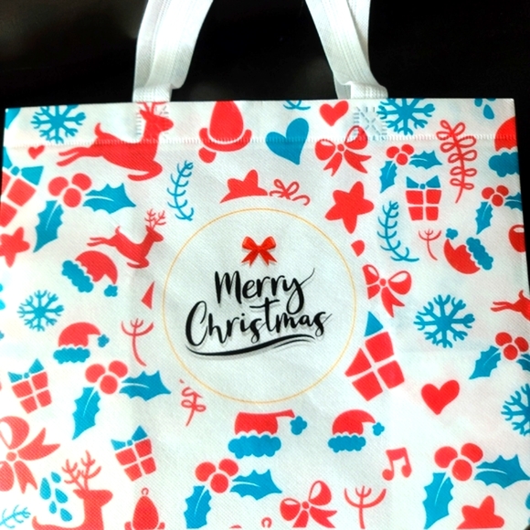 Christmas gift bags NWT-4 assorted set, reusable woven polyplastic.10x6.75x12.5 - Picture 5 of 11